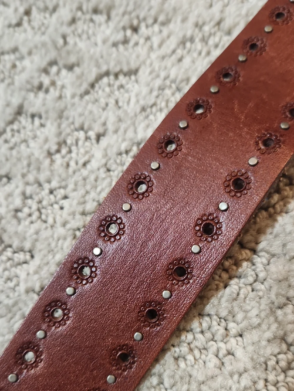 Fossil Brown Leather Studded Belt with Round Silver Buckle Size Medium